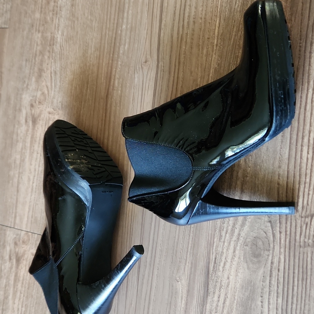 Stuart Weitzman Heels - Picture 4 of 7